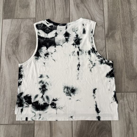 Lululemon Train to Be Tank Shibori Black Coal Tie Dye Seamless Sz 8 Pullover - Picture 8 of 9